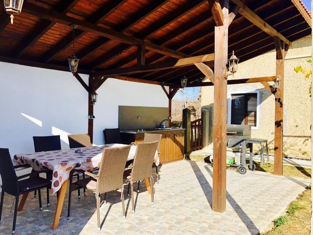 Дома для отпуска Guest House Stoyanovata Kashta - Стояновата къща Елена-38