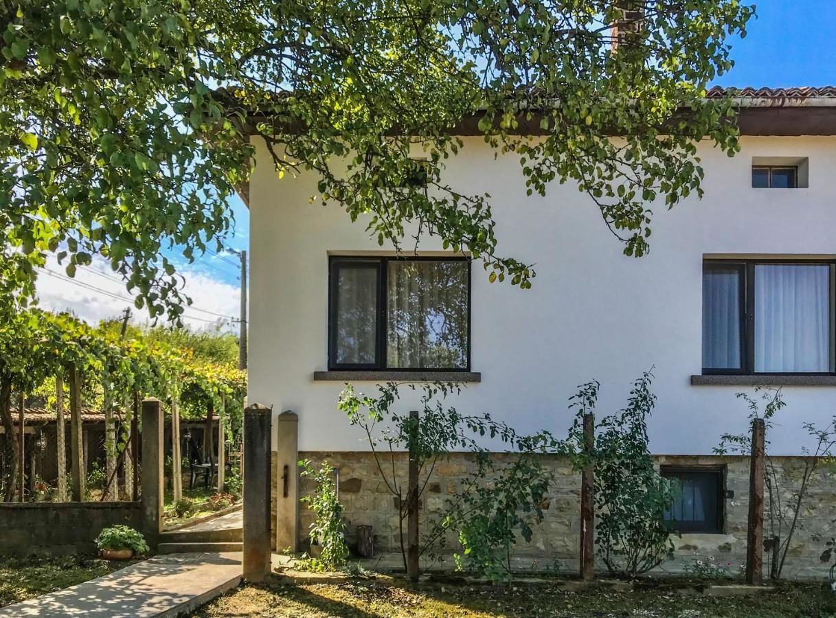 Дома для отпуска Guest House Stoyanovata Kashta - Стояновата къща Елена-9